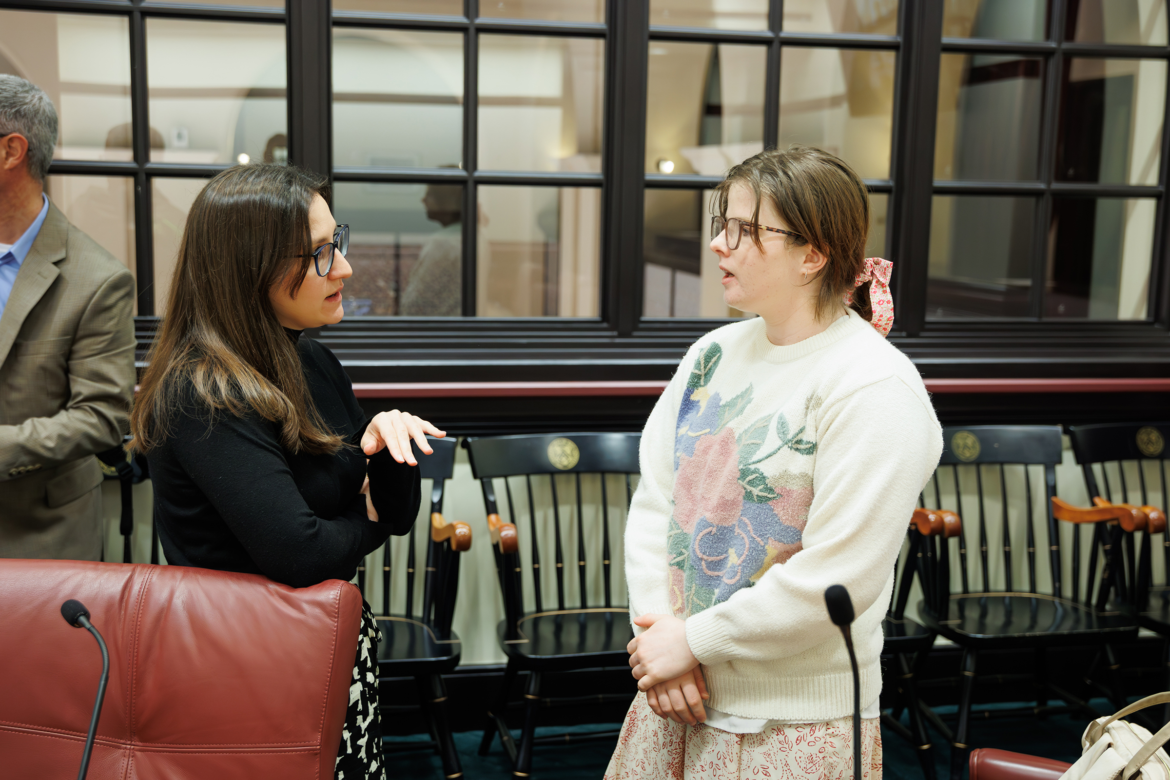 Ana Martín Gil in discussion with event attendee